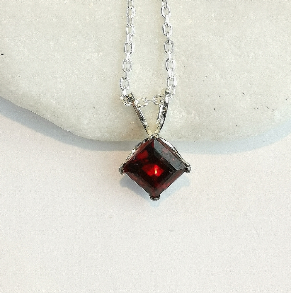 Garnet pendant for necklace in Sterling Silver 🆕